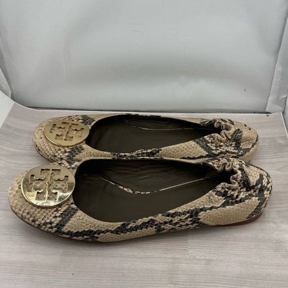 Tory Burch Cream and Black Flats with Iconic Medallion - Picture 3 of 5